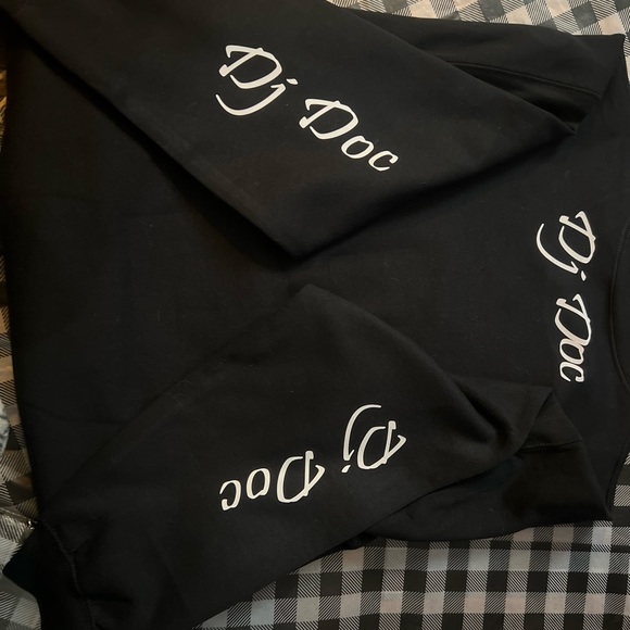 Custom sweater - Picture 2 of 3